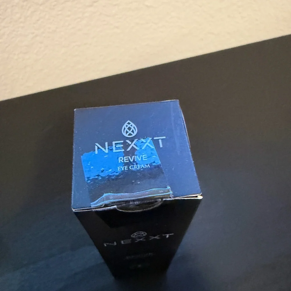 NWT NEXXT Revive Eye Cream - Black
